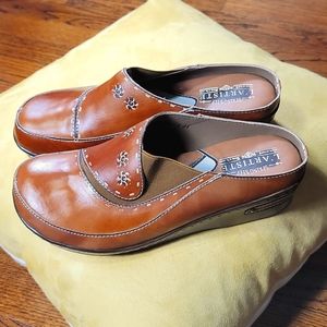 NEW L'Artiste Chino Clogs Shoes Size 9.5 (US 9.5-10)